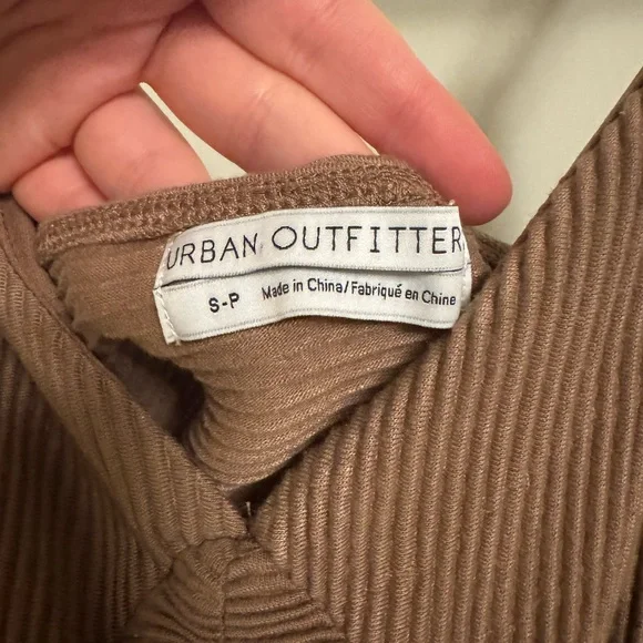 Urban Outfitters Taupe Ribbed Pleated Crop Cami - Picture 3 of 4